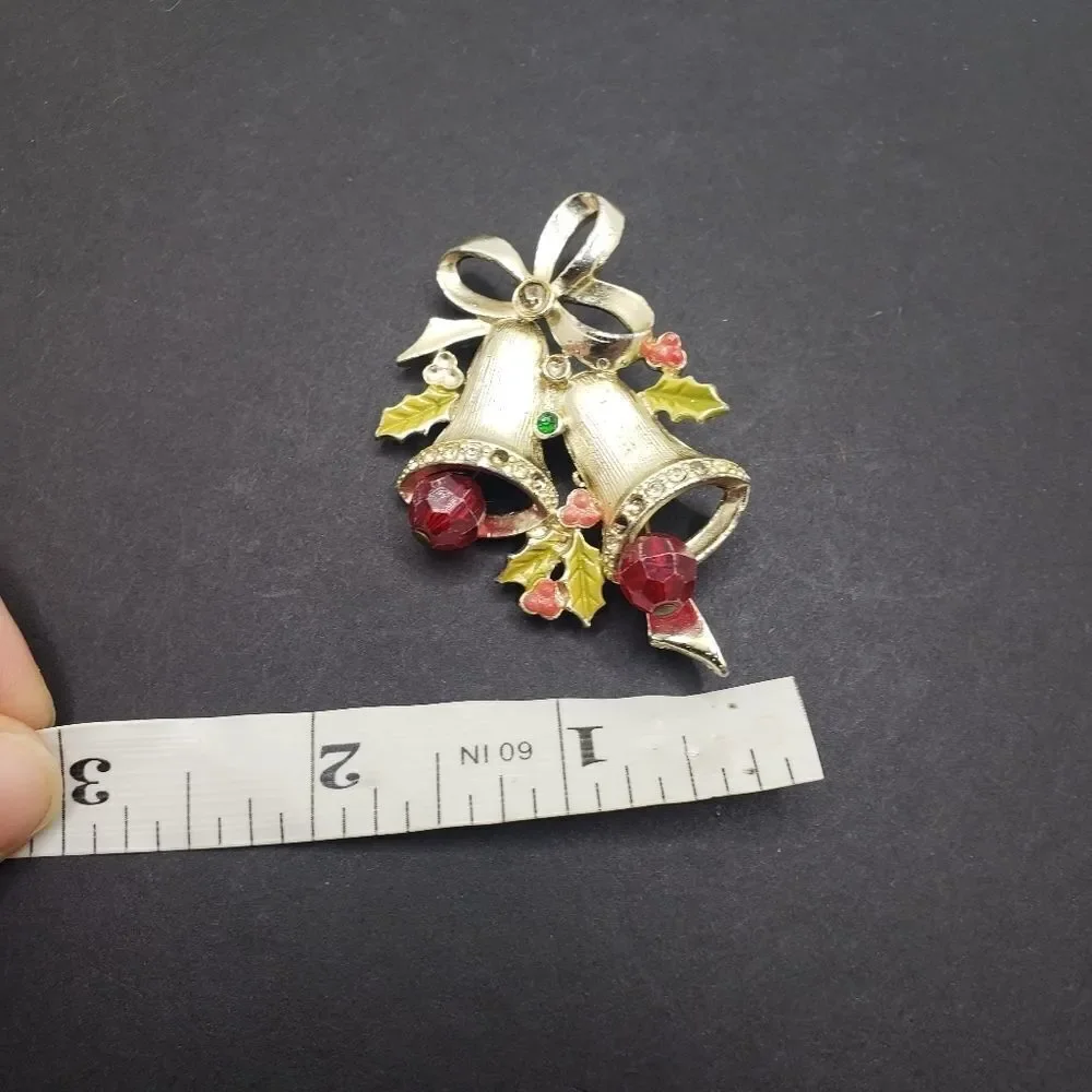 N/A vintage pin